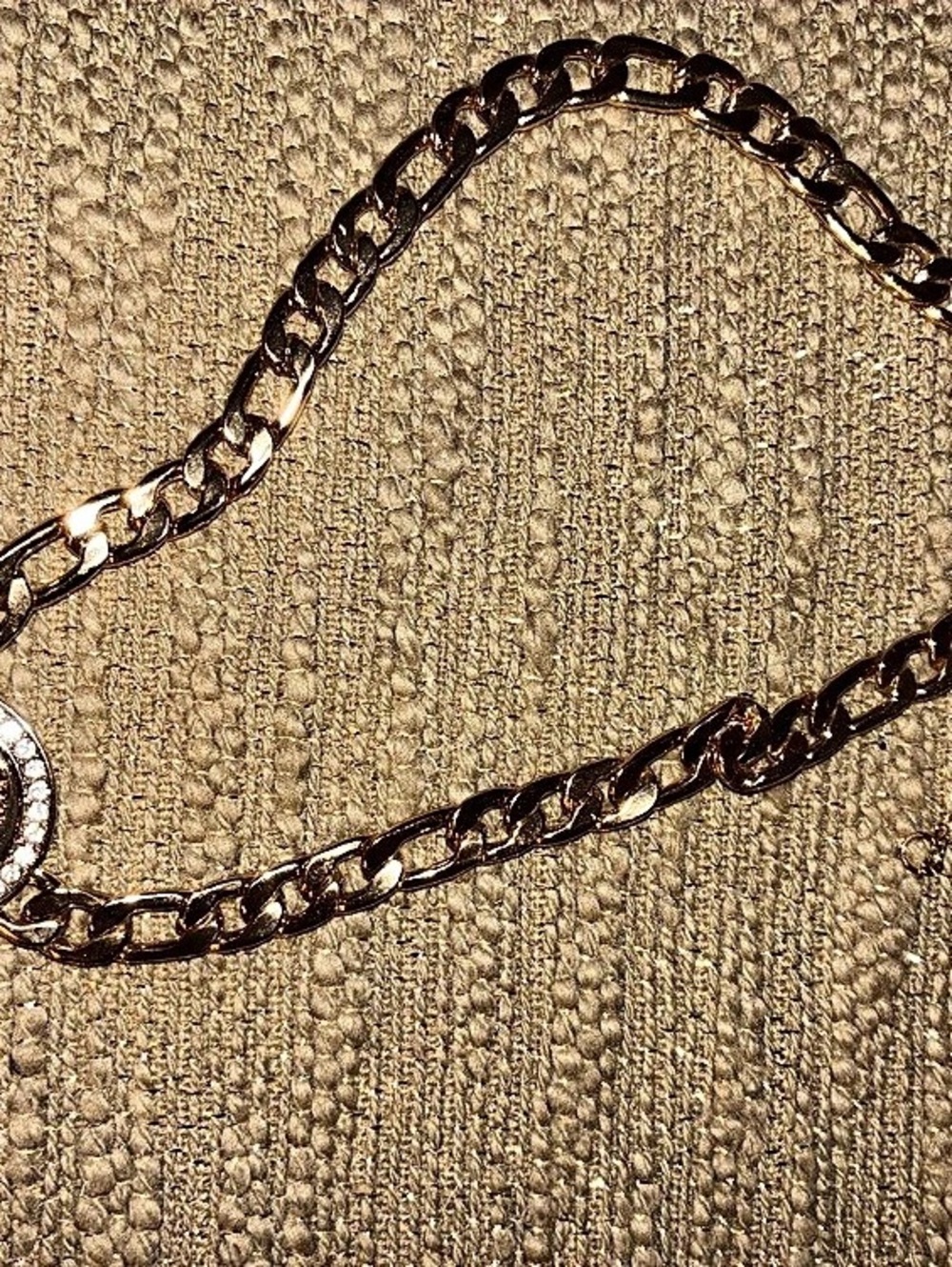 Gold-Tone Pendant Necklace Like New